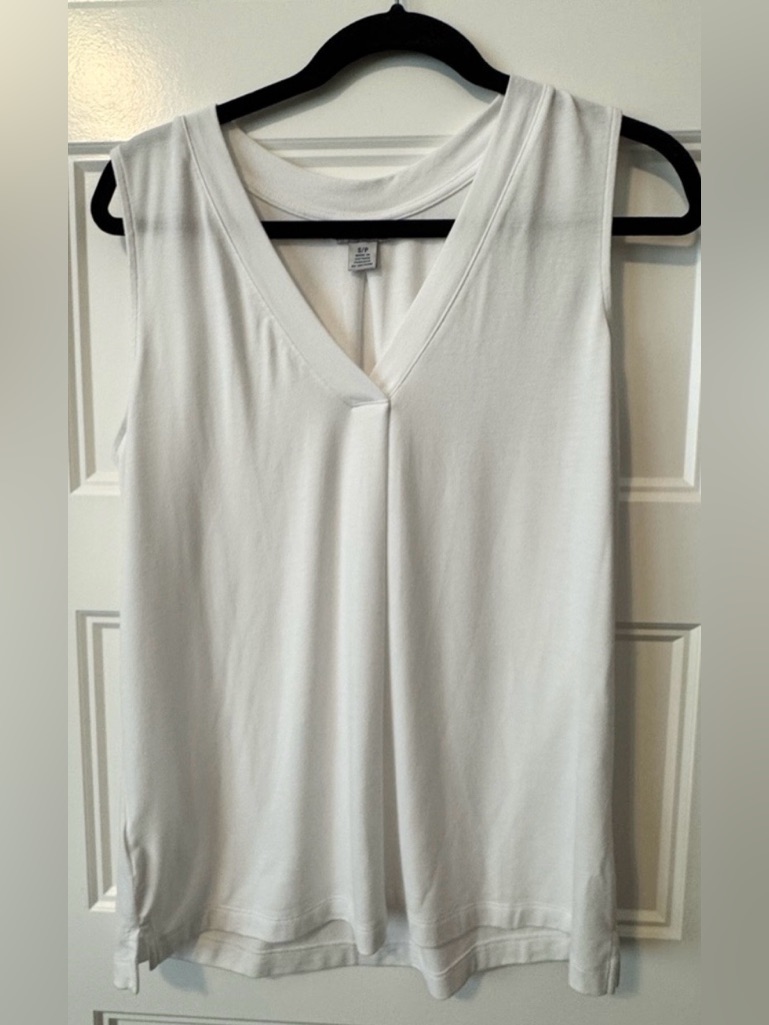 Tommy Bahama White Sleeveless V Neck Top Size Small Relaxed Fit Coastal
